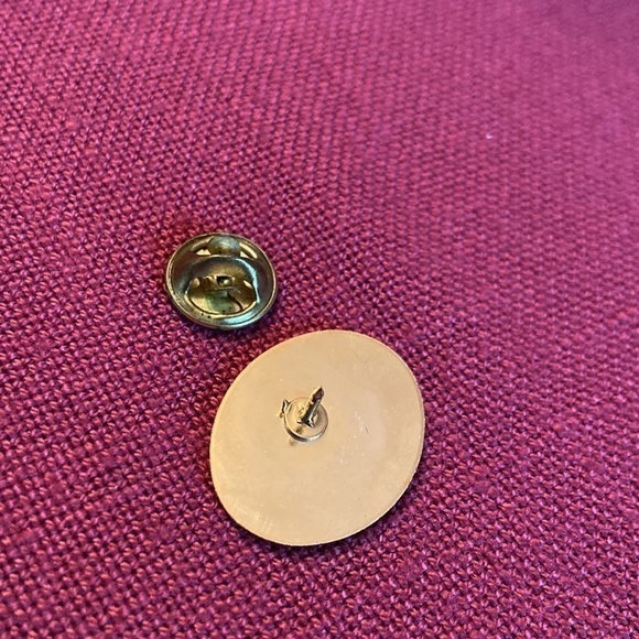 𝅺LAPEL pin Celebrating 100 Years of Richmond Hill High School. Queens New York. - Picture 4 of 4